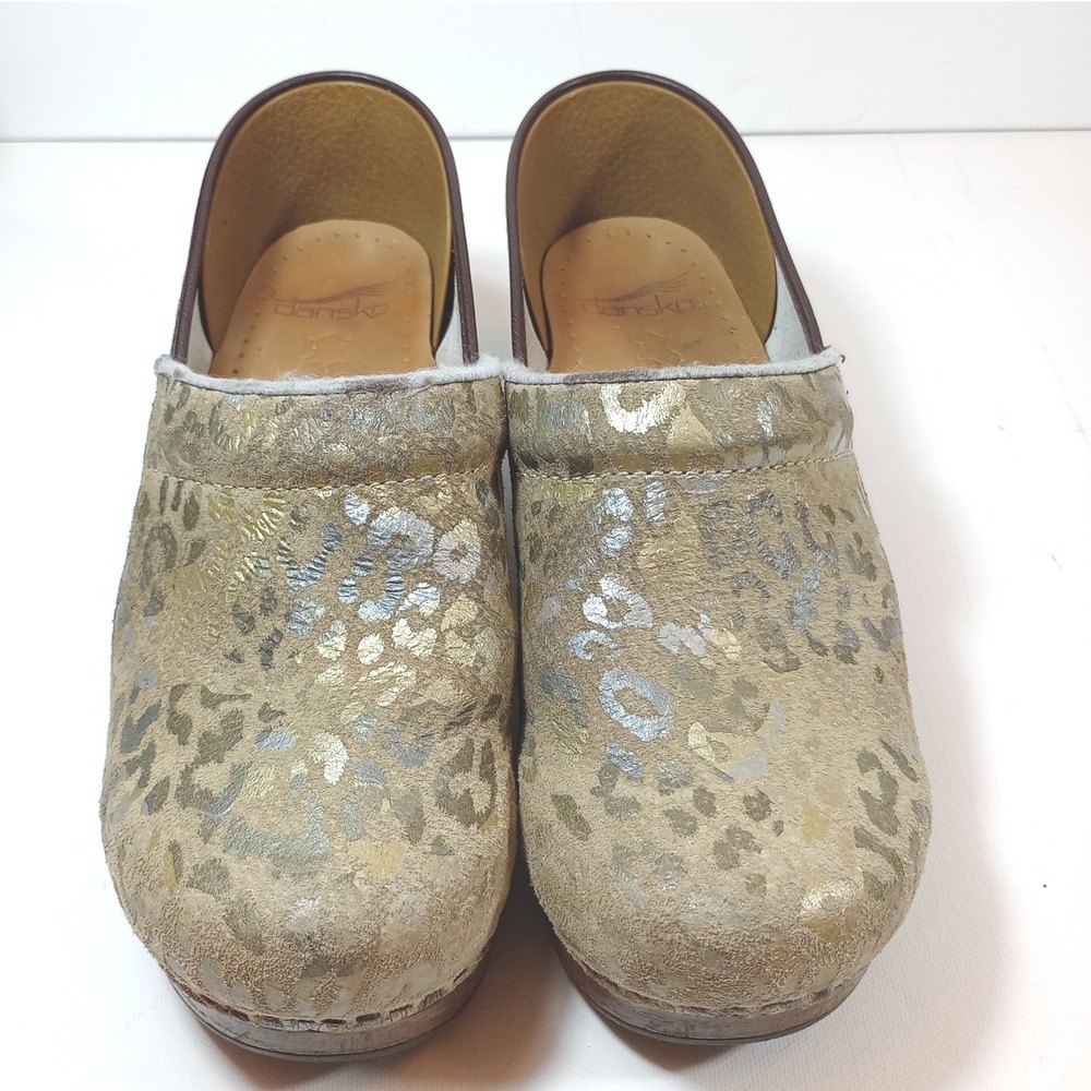 Dansko Professional Clogs 39 Tan Gold Metallic Leopard Suede Womens 8.5-9 Mules